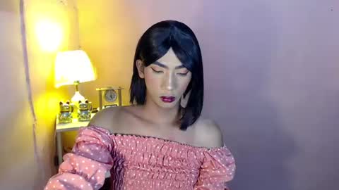 Mocha Locca  online show from 10, 1, 2025