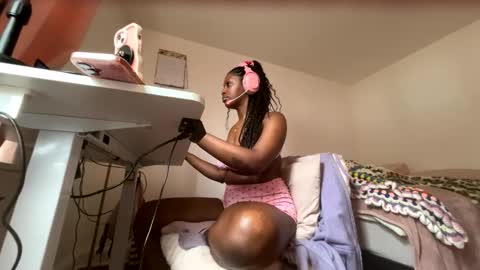 Mocha  BDAY JAN 13  online show from 24, 5, 2026