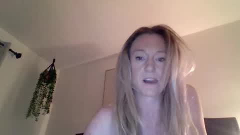 mockingbirds91 online show from 10, 5, 2026