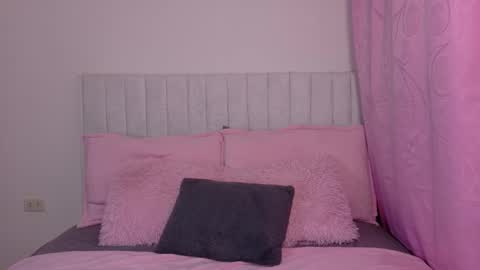 zoe ross online show from 3, 2, 2026