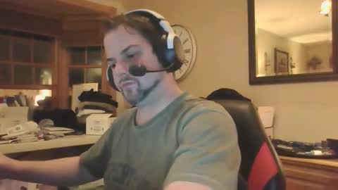 Snapshot of moeschoolnyc chatting on 1, 12, 2025 moeschoolnyc online show from 1, 12, 2025