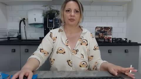 erika online show from 2, 2, 2025