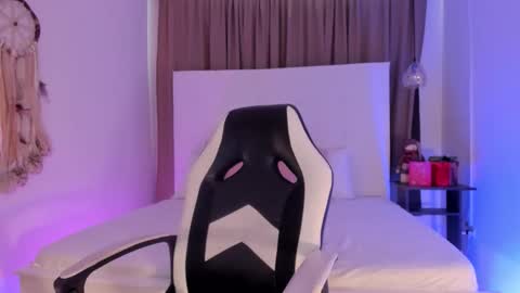      online show from 18, 11, 2025