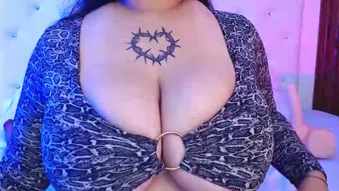 molly_curvyhot online show from 23, 10, 2025