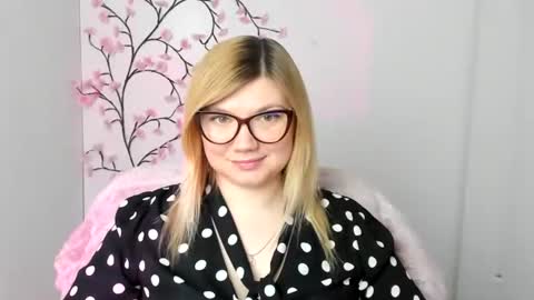 Molly online show from 12, 3, 2026