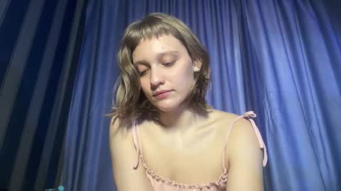 Snapshot of molly_poly chatting on 1, 12, 2025 molly_poly online show from 1, 12, 2025