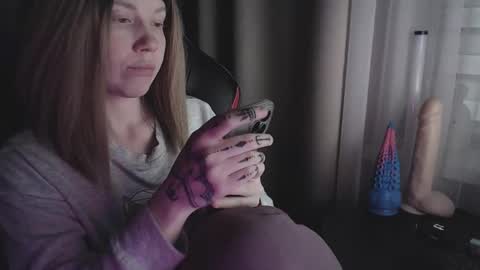 I have new photos come and see with love Molly online show from 27, 2, 2025