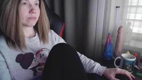 I have new photos come and see with love Molly online show from 12, 3, 2025