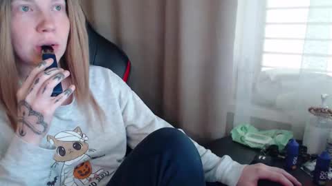 I have new photos come and see with love Molly online show from 24, 9, 2025