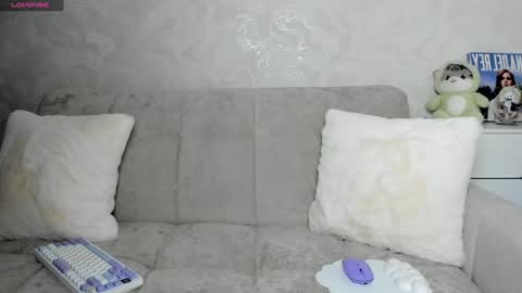 Snapshot of molly_sweetbaby chatting on 8, 12, 2024 Ill tell you when were private online show from 8, 12, 2024