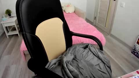 Snapshot of molly_sweetbaby chatting on 13, 9, 2025 Ill tell you when were private online show from 13, 9, 2025