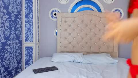 Snapshot of mollydoll_amour chatting on 15, 5, 2026 MollyDoll online show from 15, 5, 2026