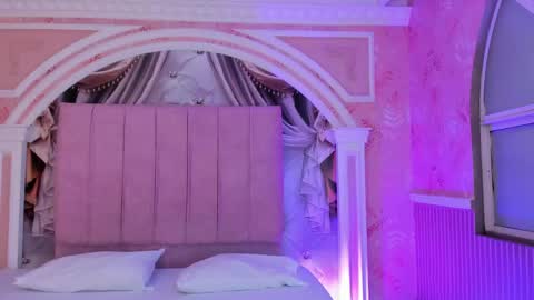 Snapshot of mollydoll_amour chatting on 17, 5, 2026 MollyDoll online show from 17, 5, 2026