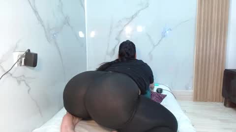  MOLLY  GUNSG online show from 10, 3, 2025