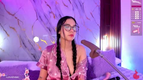 Snapshot of mollylewis18 chatting on 17, 4, 2026 New girl Emily Valentina Michelle online show from 17, 4, 2026