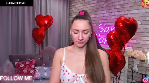 hi im Molly heregreat boobs big heart  warm pussy  online show from 15, 2, 2025