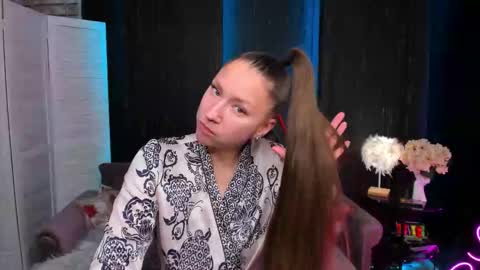 hi im Molly heregreat boobs big heart  warm pussy  online show from 22, 11, 2025