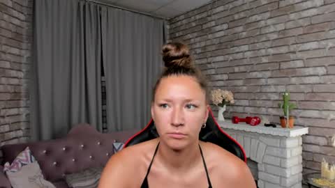 Snapshot of mollynay chatting on 29, 6, 2026 hi im Molly heregreat boobs big heart warm pussy online show from 29, 6, 2026
