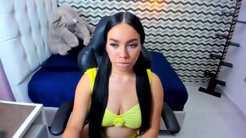 MOLLY online show from 25, 10, 2025