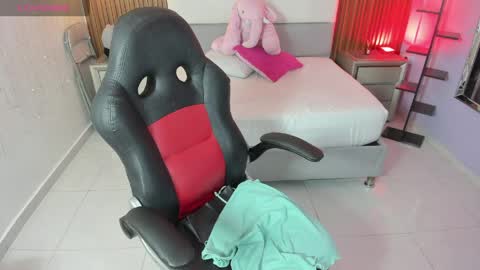 MOLLY online show from 17, 4, 2026