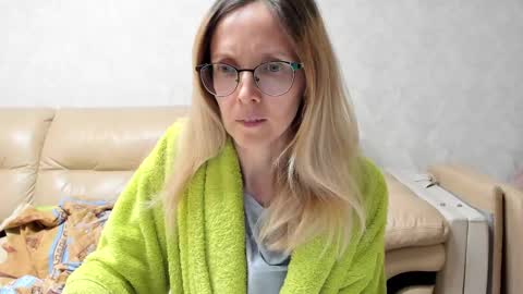 AngelMomm online show from 10, 2, 2025