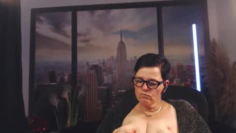 MollySun Nina Randmann online show from 17, 9, 2025