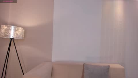 Molly Sunders online show from 11, 10, 2025