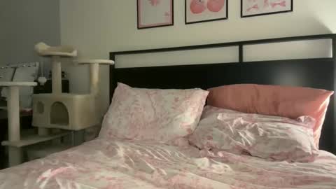 Molly Moon online show from 22, 4, 2026