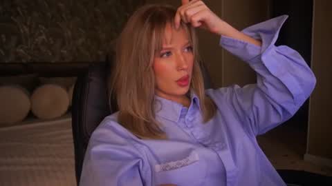 mollyymayy online show from 9, 8, 2026