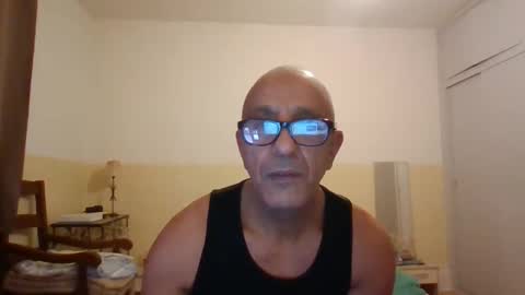 moment71200 online show from 17, 11, 2025