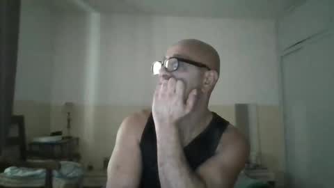 moment71200 online show from 18, 11, 2025