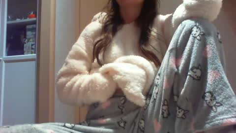 Snapshot of momentbeforedown chatting on 1, 12, 2024 Hailey online show from 1, 12, 2024