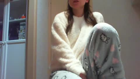 Snapshot of momentbeforedown chatting on 1, 12, 2024 Hailey online show from 1, 12, 2024