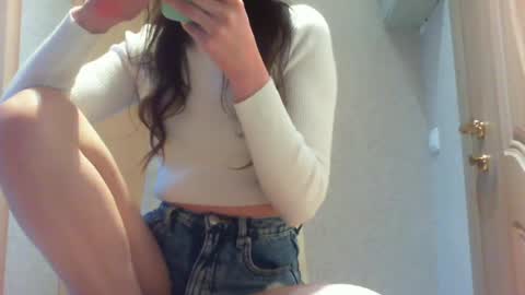 Snapshot of momentbeforedown chatting on 22, 12, 2024 Hailey online show from 22, 12, 2024