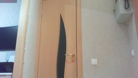 Snapshot of momentbeforedown chatting on 1, 11, 2025 Hailey online show from 1, 11, 2025