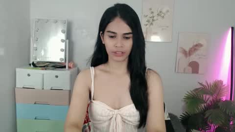 MOMIKHEM online show from 11, 5, 2026