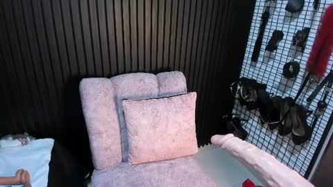 Snapshot of mommy_huge_ass chatting on 16, 7, 2026 Victoria online show from 16, 7, 2026