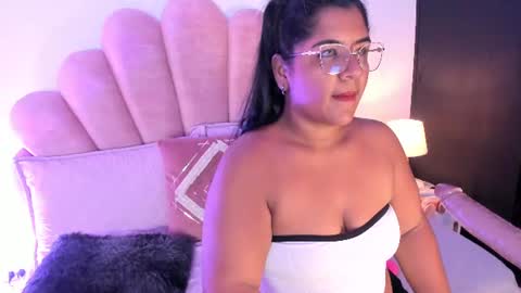 Snapshot of mommy_huge_ass chatting on 18, 7, 2026 Victoria online show from 18, 7, 2026