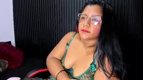 Snapshot of mommy_huge_ass chatting on 31, 7, 2026 Victoria online show from 31, 7, 2026