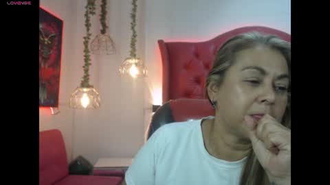 mommy_sex_ online show from 7, 8, 2026