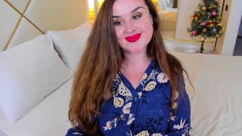 Mommynextdoor online show from 8, 1, 2025