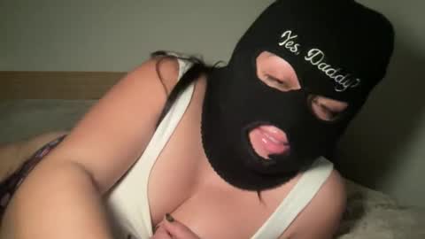 Snapshot of mommygoddess03 chatting on 19, 12, 2025 mommygoddess03 online show from 19, 12, 2025