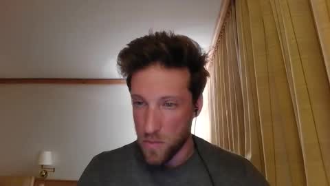 moms_little_monster online show from 25, 11, 2025