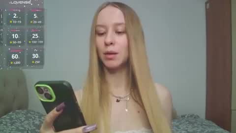 Snapshot of mona__liza chatting on 4, 3, 2026 Mona online show from 4, 3, 2026