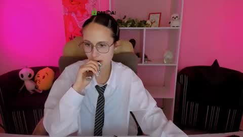 Mona  online show from 23, 9, 2025