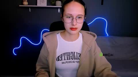 Mona  online show from 24, 9, 2025