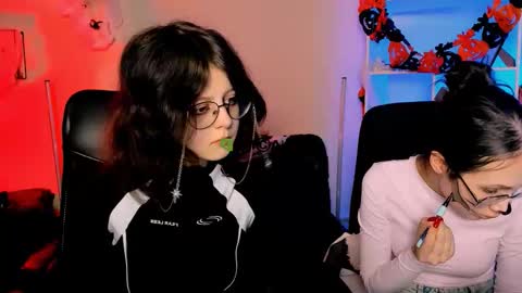 Mona  online show from 24, 10, 2025