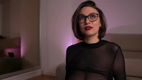 Snapshot of mona_lisss chatting on 28, 4, 2026 Mona Lisss online show from 28, 4, 2026