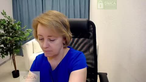 Snapshot of mona_w chatting on 23, 4, 2026 Mona online show from 23, 4, 2026