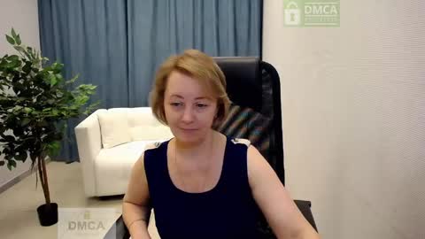 Snapshot of mona_w chatting on 23, 4, 2026 Mona online show from 23, 4, 2026